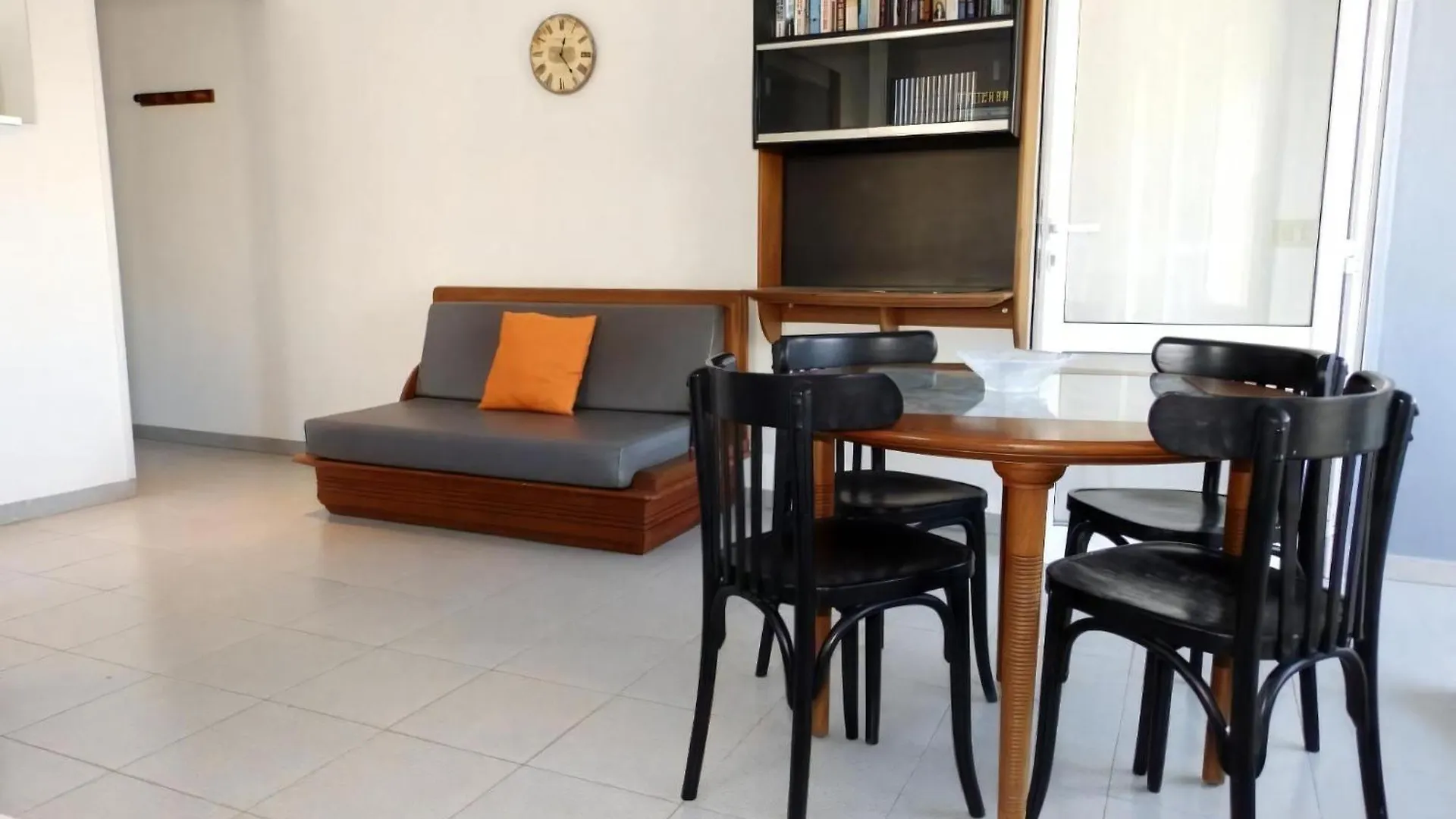 Am Strand Von El Medano Gelegenes Apartment İspanya